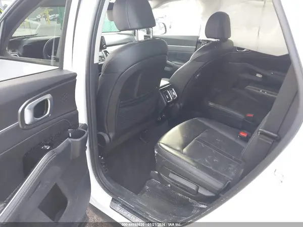 5XYRKDLF3PG208449 2023 KIA SORENTO - Image 8