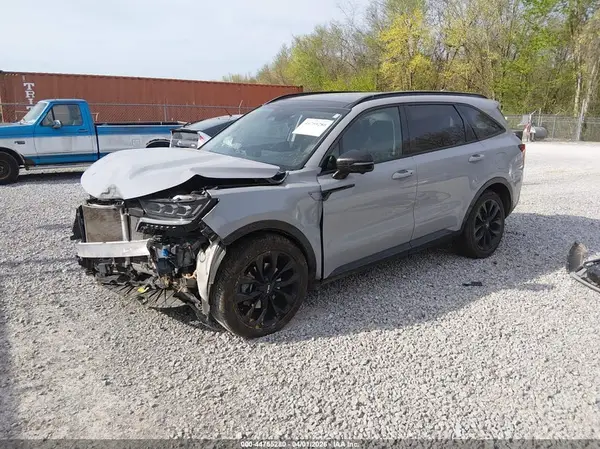 5XYRKDLF3PG252130 2023 KIA SORENTO - Image 2