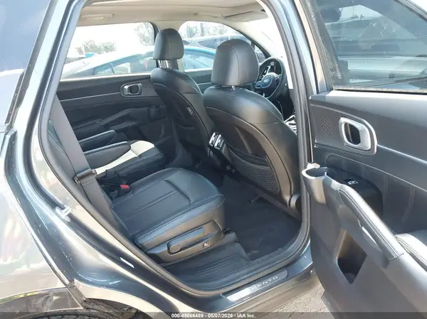 5XYRKDLF4MG044902 2021 KIA SORENTO - Image 8