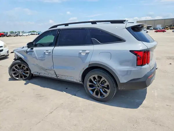 5XYRKDLF4NG090876 2022 KIA SORENTO - Image 2