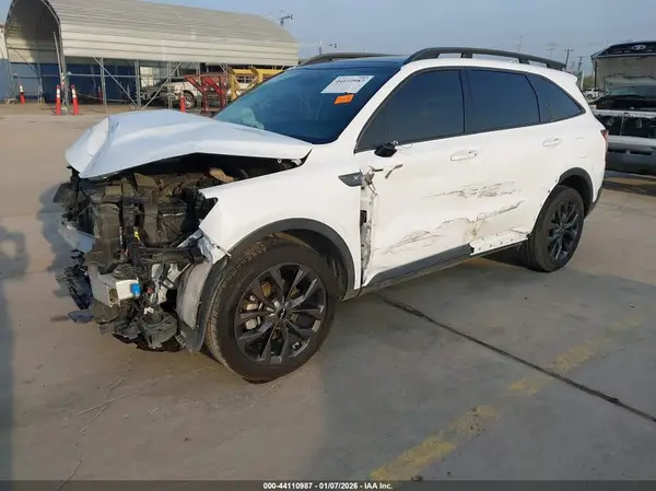 5XYRKDLF4PG247518 2023 KIA SORENTO - Image 2