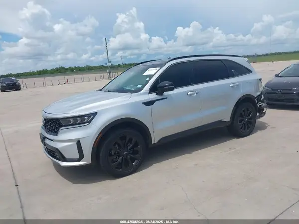 5XYRKDLF5MG028420 2021 KIA SORENTO - Image 2
