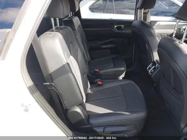 5XYRKDLF5MG042916 2021 KIA SORENTO - Image 8
