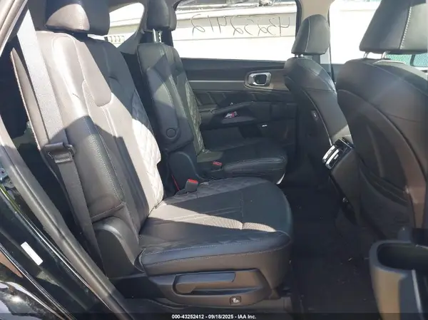 5XYRKDLF5MG045931 2021 KIA SORENTO - Image 8