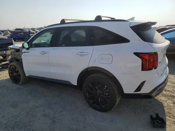 5XYRKDLF5NG117325 2022 KIA SORENTO - Image 2