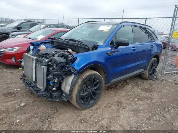 5XYRKDLF5NG121388 2022 KIA SORENTO - Image 2
