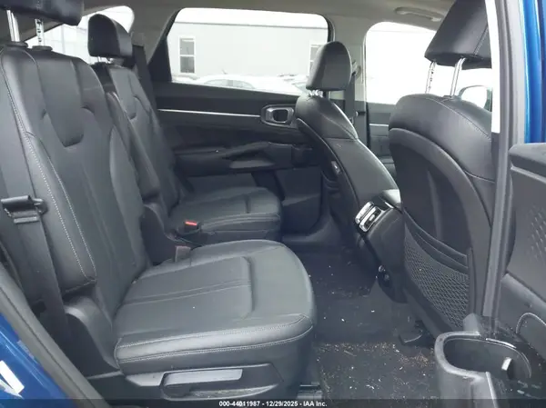 5XYRKDLF5NG121388 2022 KIA SORENTO - Image 8
