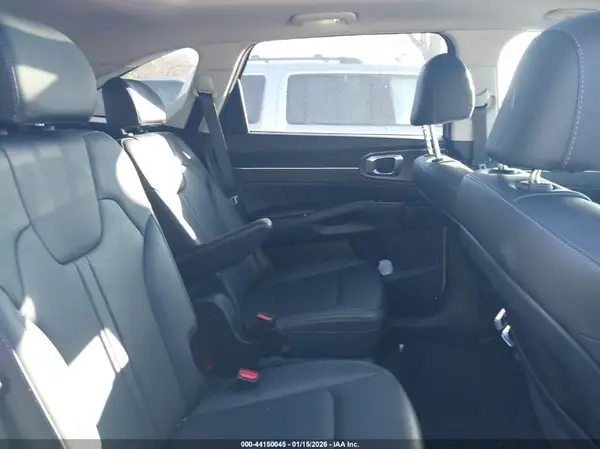 5XYRKDLF5NG139843 2022 KIA SORENTO - Image 8