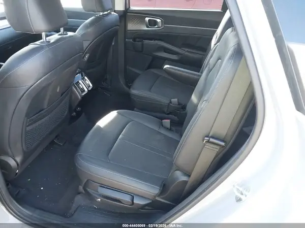 5XYRKDLF5NG142418 2022 KIA SORENTO - Image 8