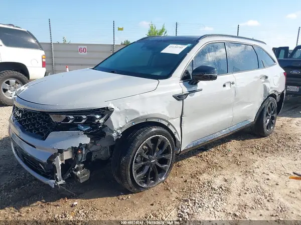 5XYRKDLF5PG185725 2023 KIA SORENTO - Image 2
