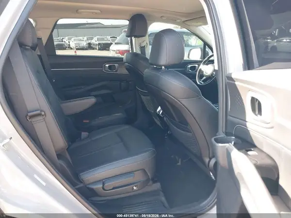 5XYRKDLF5PG185725 2023 KIA SORENTO - Image 8