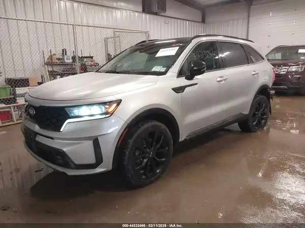 5XYRKDLF6MG043167 2021 KIA SORENTO - Image 2