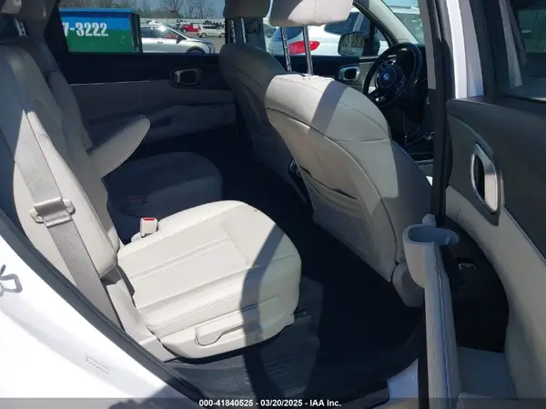 5XYRKDLF6MG054766 2021 KIA SORENTO - Image 8
