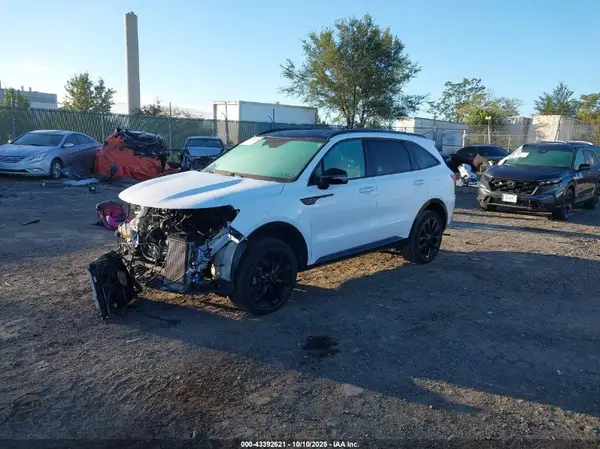 5XYRKDLF6NG119309 2022 KIA SORENTO - Image 2