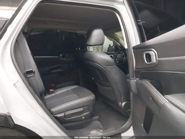 5XYRKDLF6NG152844 2022 KIA SORENTO - Image 8