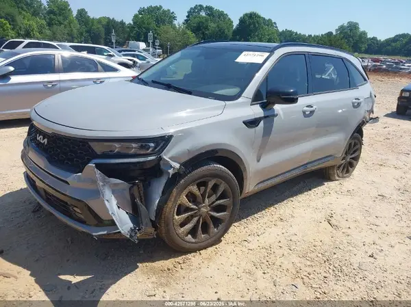 5XYRKDLF7NG097255 2022 KIA SORENTO - Image 2