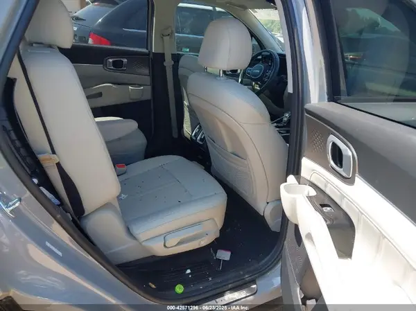 5XYRKDLF7NG097255 2022 KIA SORENTO - Image 8
