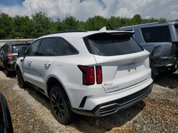 5XYRKDLF7PG187699 2023 KIA SORENTO - Image 2