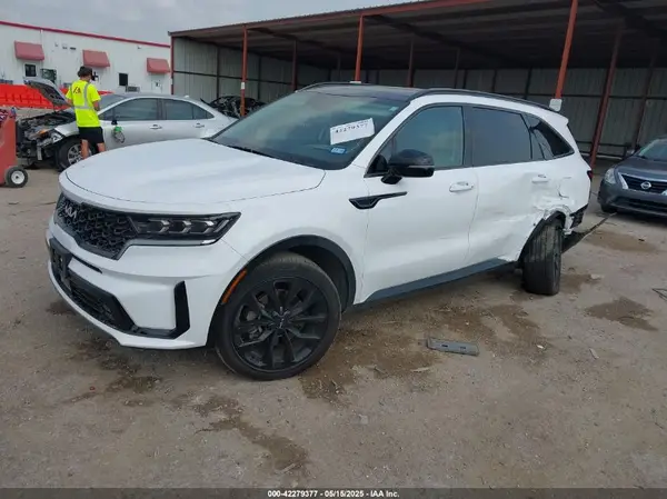5XYRKDLF7PG210947 2023 KIA SORENTO - Image 2