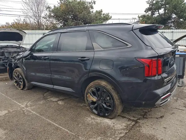 5XYRKDLF7PG229823 2023 KIA SORENTO - Image 2