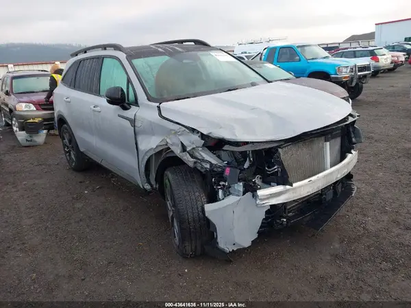 5XYRKDLF7PG245617 2023 KIA SORENTO - Image 1