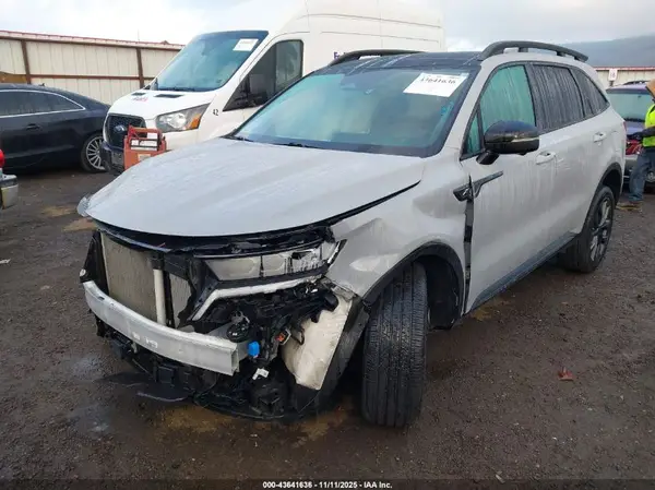5XYRKDLF7PG245617 2023 KIA SORENTO - Image 2