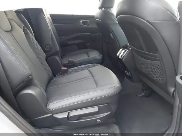 5XYRKDLF7PG245617 2023 KIA SORENTO - Image 8