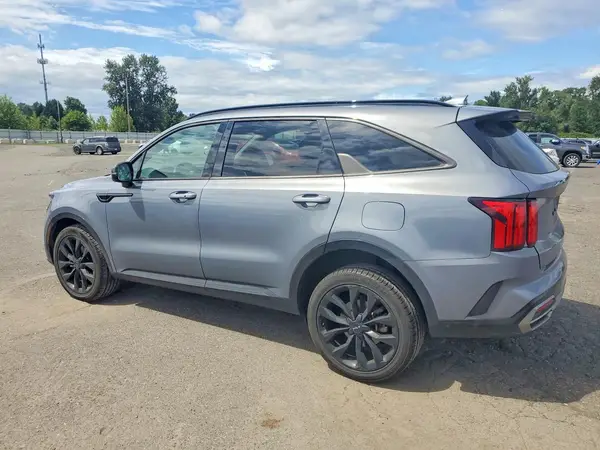 5XYRKDLF8NG076219 2022 KIA SORENTO - Image 2
