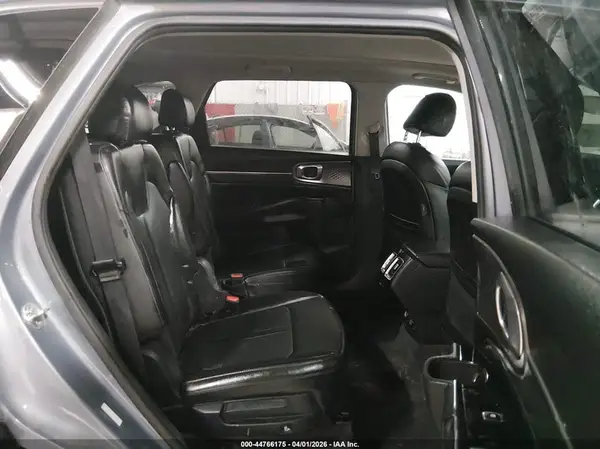 5XYRKDLF8NG076947 2022 KIA SORENTO - Image 8