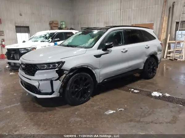 5XYRKDLF8NG093375 2022 KIA SORENTO - Image 2