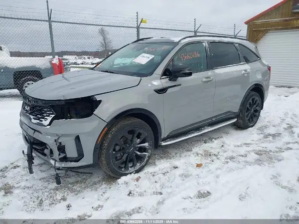 5XYRKDLF8NG097393 2022 KIA SORENTO - Image 2