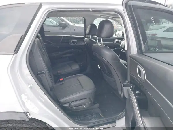 5XYRKDLF8NG097393 2022 KIA SORENTO - Image 8