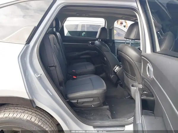 5XYRKDLF8NG136323 2022 KIA SORENTO - Image 8
