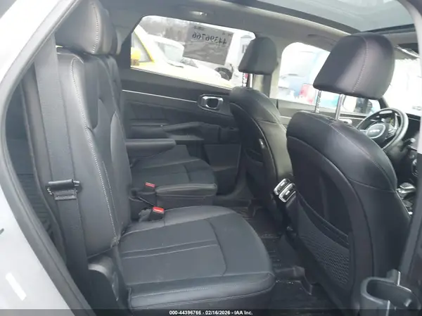5XYRKDLF8PG208852 2023 KIA SORENTO - Image 8