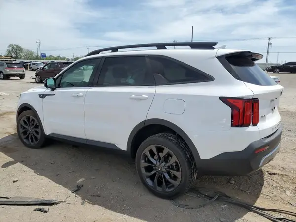 5XYRKDLF9MG015573 2021 KIA SORENTO - Image 2