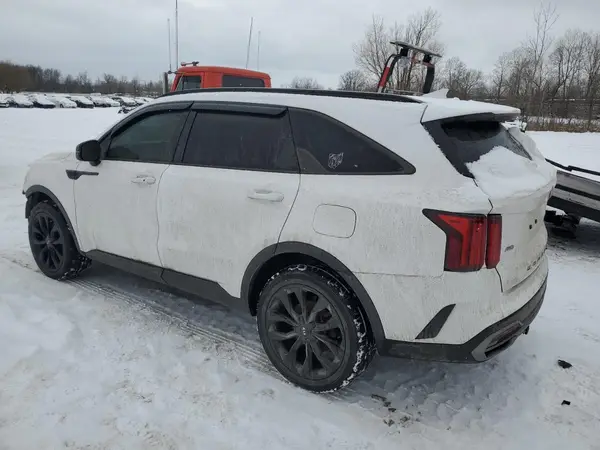 5XYRKDLF9MG025648 2021 KIA SORENTO - Image 2