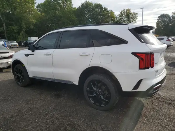 5XYRKDLF9MG052669 2021 KIA SORENTO - Image 2