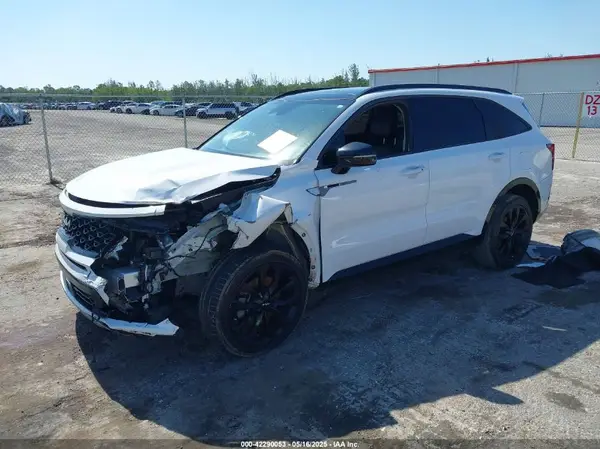 5XYRKDLF9NG076360 2022 KIA SORENTO - Image 2