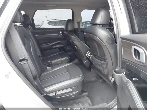 5XYRKDLF9NG080957 2022 KIA SORENTO - Image 8