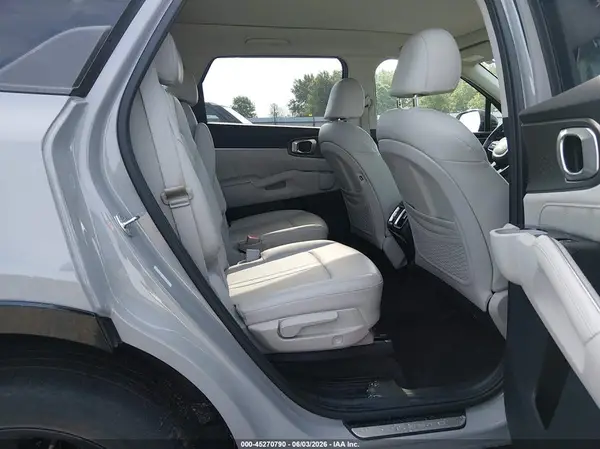 5XYRKDLF9NG121491 2022 KIA SORENTO - Image 8