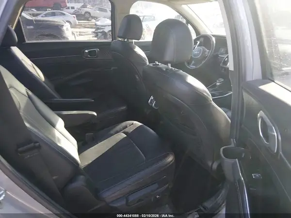5XYRKDLF9NG144303 2022 KIA SORENTO - Image 8