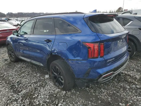 5XYRKDLF9PG187588 2023 KIA SORENTO - Image 2
