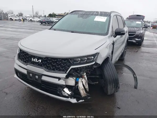 5XYRKDLF9PG211792 2023 KIA SORENTO - Image 2