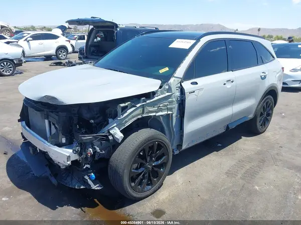 5XYRKDLF9PG228219 2023 KIA SORENTO - Image 2