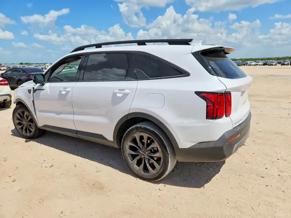 5XYRKDLF9PG246011 2023 KIA SORENTO - Image 2