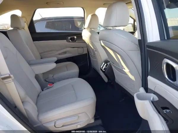 5XYRKDLFXPG211686 2023 KIA SORENTO - Image 8