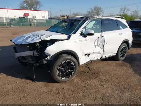 5XYRL4JCXRG273002 2024 KIA SORENTO - Image 2