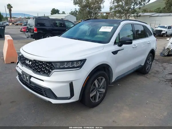 5XYRL4LC0NG134777 2022 KIA SORENTO - Image 2
