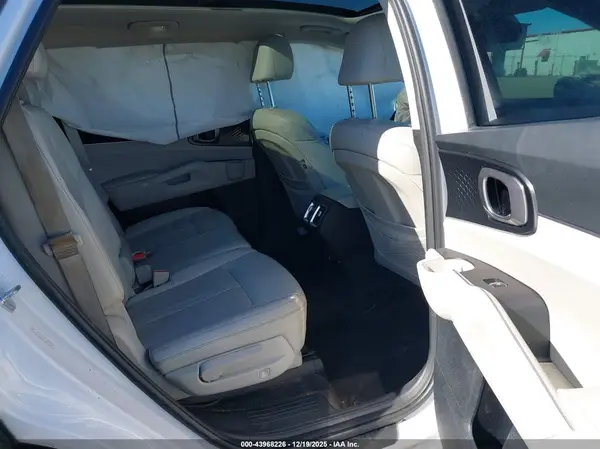 5XYRL4LC9PG217885 2023 KIA SORENTO - Image 8