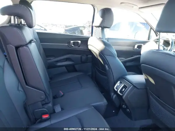 5XYRL4LCXNG132518 2022 KIA SORENTO - Image 8